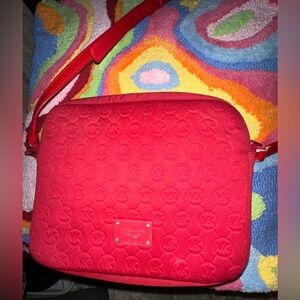 USED-Michael Kors Black Embossed Soft Neoprene I-Pad Tablet Crossbody Bag Case